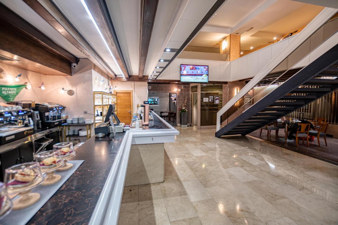 Hotel Castilla Vieja Palencia Kültér fotó